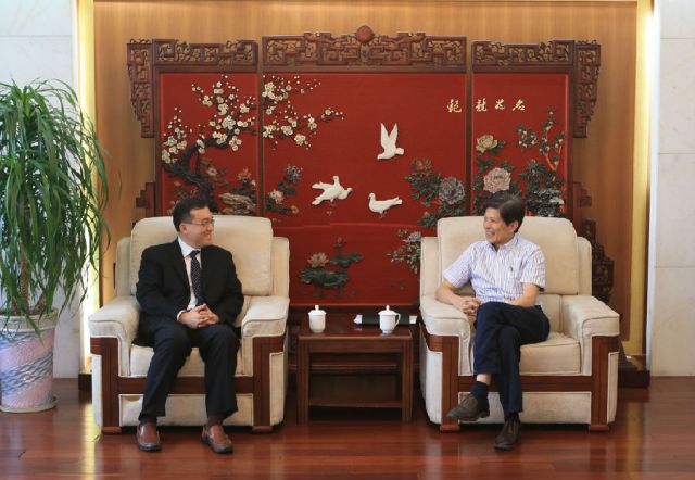 President Song Xuefeng Meets the President of the Chinese Economists Society