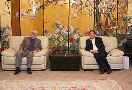 Vice-President Xu Chengming meets Prof. Tony McGrew from University of Strathclyde
